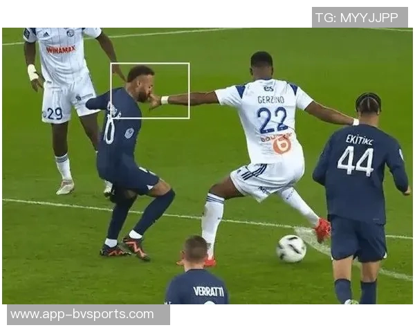 内马尔对裁判判罚不满呼吁提升巴西足球裁判水平