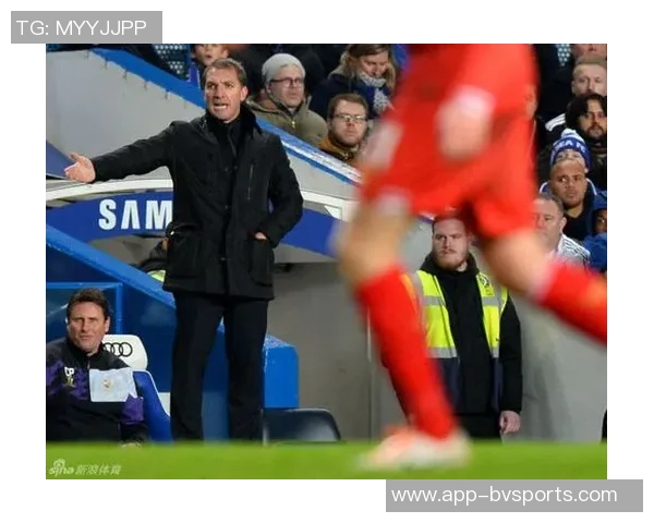 罗杰斯质疑VAR决策为何不让主裁判亲自查看误判情况