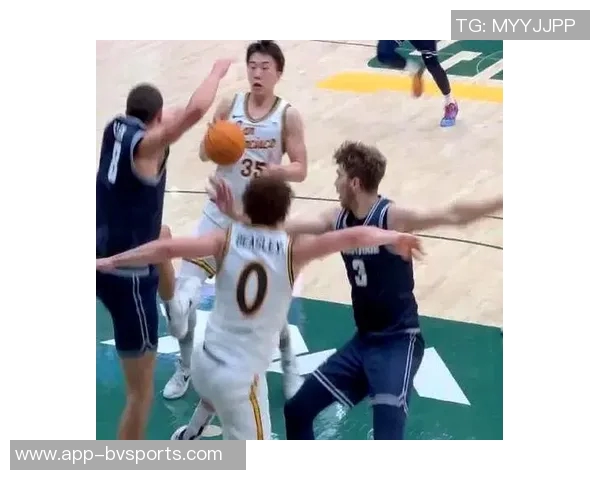 王俊杰表现出色贡献9分2板2断赵维伦关键时刻三分助阵同场竞技