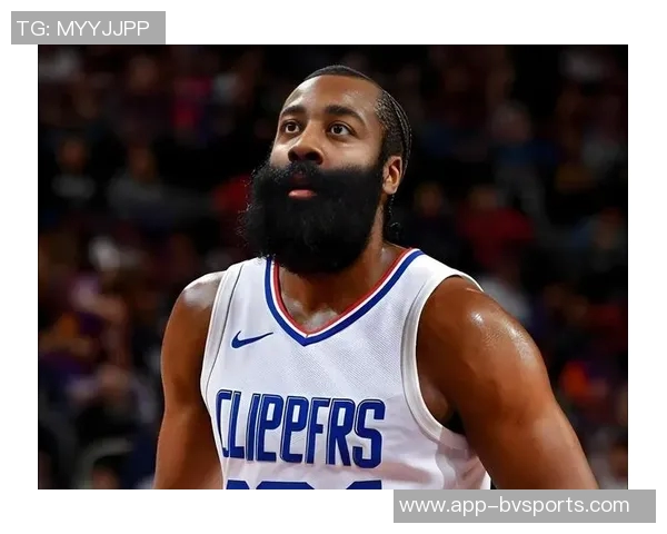 哈登幽默调侃鲍尔默球馆价值十亿成就球队主场优势