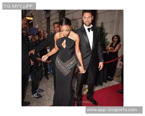 克莱女友马冬梅甜蜜分享二人合照引发热恋话题引网友热议